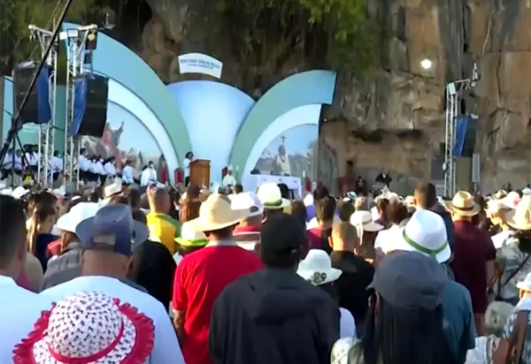 Após 02 anos suspensa, Romaria de Bom Jesus da Lapa reúne milhares de fiéis