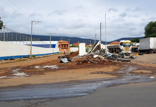 Prefeitura de Brumado esclarece demolição da borracharia