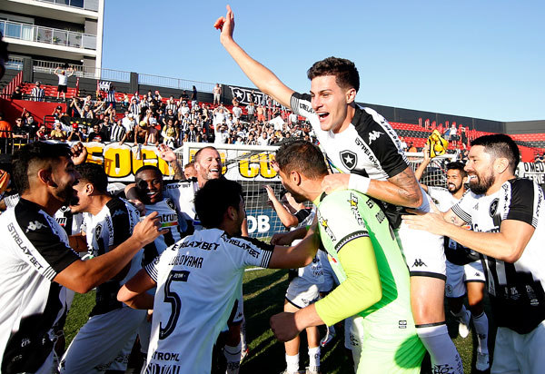 Botafogo vence Brasil de Pelotas e conquista Série B