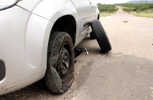 BR-030: Trecho entre Brumado e Tanhaçu continua esburacado; condutores cobram uma solução urgente