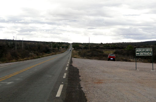 BR-030: Funcionário de cervejaria tem moto tomada de assalto