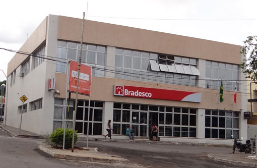 Brumado: Cliente reclama após ficar mais de 2 horas na fila do Bradesco