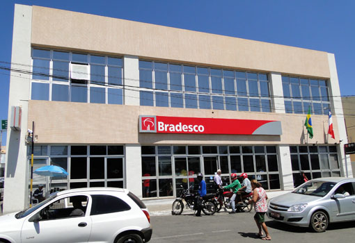 Agências bancárias reabrem até quinta-feira para atendimento ao público