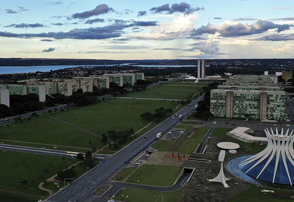 Governo confirma troca de comando em seis ministérios