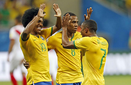 Brasil faz 3 a 0 no Peru e termina o ano em 3º nas Eliminatórias