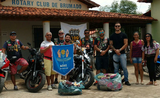 Brumado: Moto Grupo 100 Fronteiras entrega brinquedos a APAE em comemoração ao Dia das Crianças
