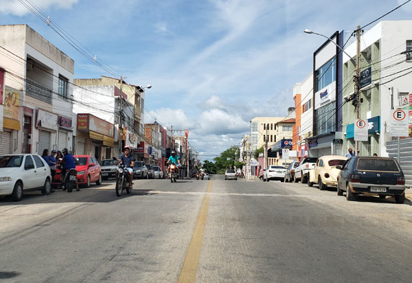 Brumado: CDL divulga horário de funcionamento do comércio durante o mês de dezembro