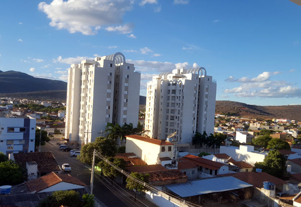 Covid-19: Sesab recomenda não viajar para 32 cidades baianas nas quais foram detectadas variantes de “Manaus” e do “Reino Unido” Brumado está na lista