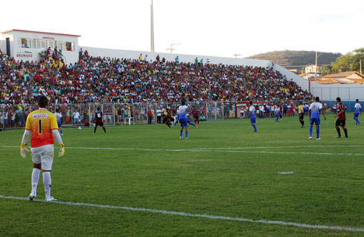 Vitória sub 20 goleia a seleção de Brumado no primeiro jogo do Estádio Gilbertão