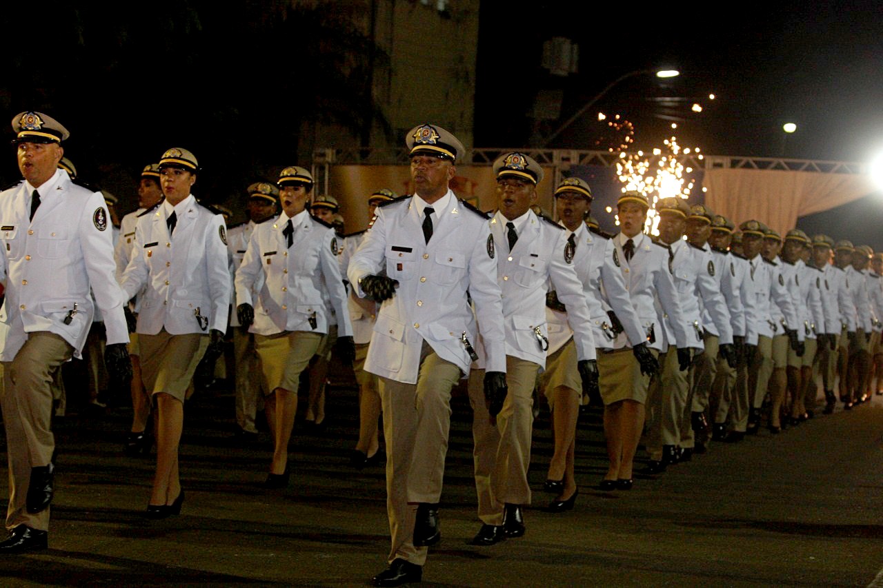 Polícia Militar forma 78 oficiais em cerimônia na Vila Militar, em Salvador