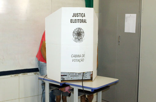 Eleições 2016: máquina fotográfica e celular são proibidos na cabina de votação