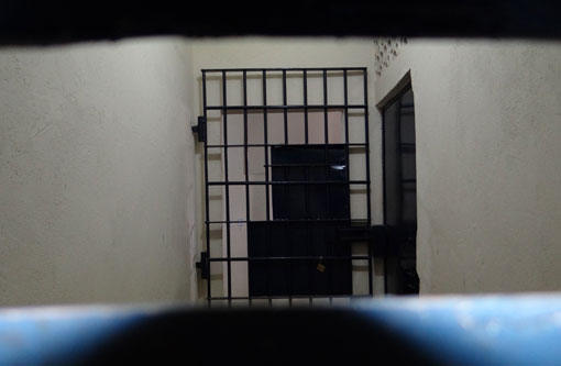 Estudo inédito revela que cadeias baianas 'estão lotadas sem necessidade'