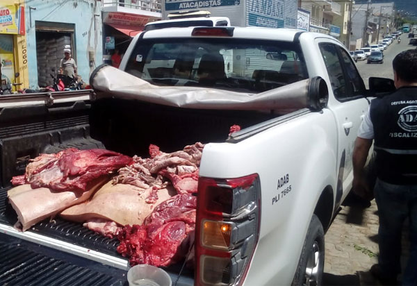 Mais de 600 kg de carne clandestina são apreendidos na feira livre de Livramento em operação da Adab