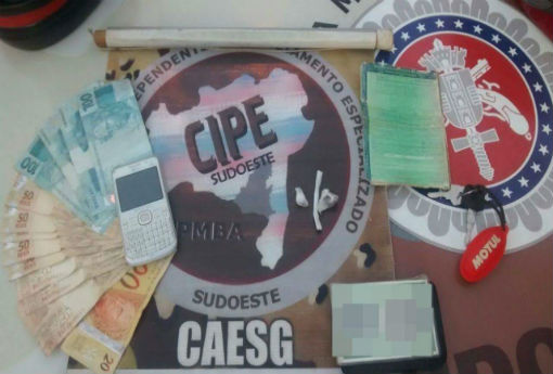 Condeúba:  indivíduos  são detidos por posse de entorpecente