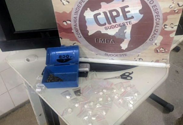 Homem é detido pela Cipe Sudoeste acusado de tráfico de drogas em Guanambi