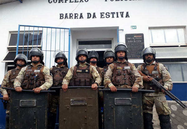 Polícias Civil e Militar controlam inicio de rebelião de presos na delegacia de Barra da Estiva