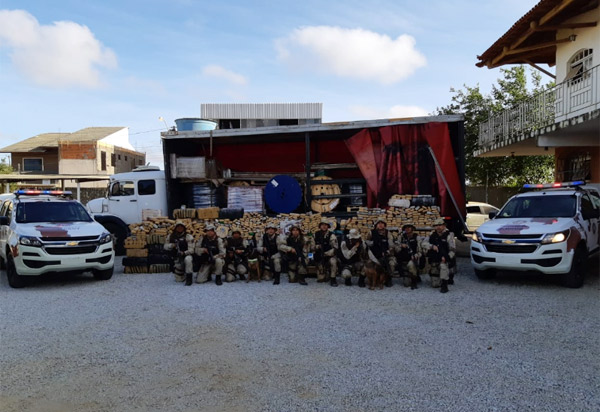 Operação conjunta entre a Polícia Federal e CIPE Sudoeste apreende mais de duas toneladas de maconha