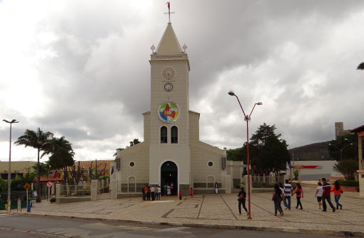 Padre é assaltado antes de celebrar missa em Caetité