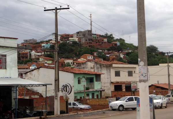Feto é encontrado em aterro sanitário de Caetité 