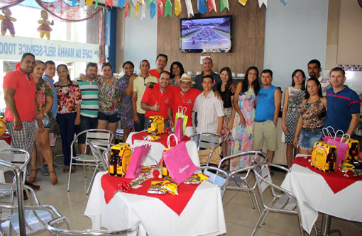 'Café dos Namorados do Brumado Agora' reuniu os apaixonados em momento especial
