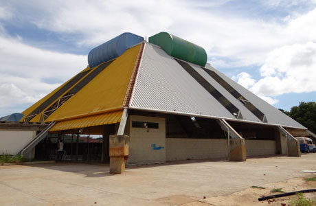 Brumado: Leitor denuncia problemas na quadra do Caic