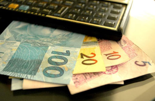 Brasil: Acordos coletivos com redução nominal dos salários já foram fechados por 111 categorias