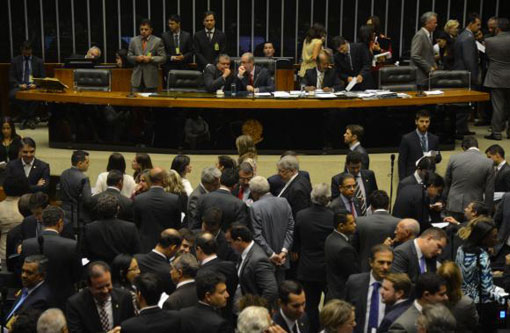 Câmara rejeita cotas para mulheres no Legislativo