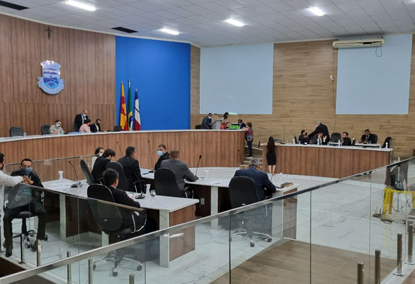 Sessão da Câmara Municipal de Vereadores de Brumado tem aprovação da criação de cargo de tradutor e intérprete de libras