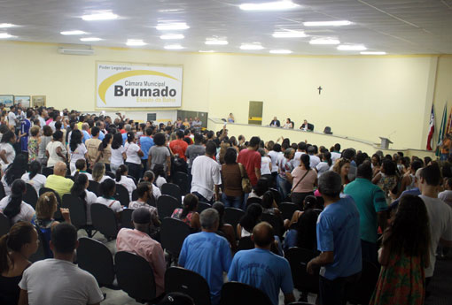 Brumado: após vereadores aprovarem projetos do prefeito, comunicado convoca população a criar projeto que reduza seus salários 