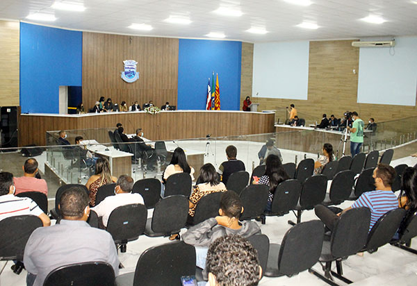 Em sessão solene, Câmara de Vereadores de Brumado dá início ao ano legislativo