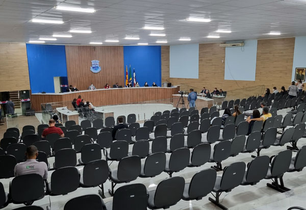 Câmara de Vereadores aprova Projeto de Lei que reajusta salário de cargos comissionados da Prefeitura de Brumado
