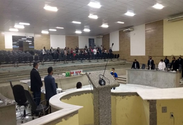 Relatório da Comissão Processante do Processo de Impedimento do prefeito de Brumado poderá ser lido e apresentado na sessão desta segunda (17) 