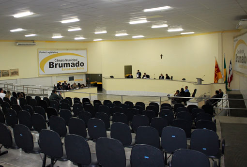 Brumado: Plano de Carreira e reajuste dos professores são apresentados na Câmara e aprovados em primeira votação