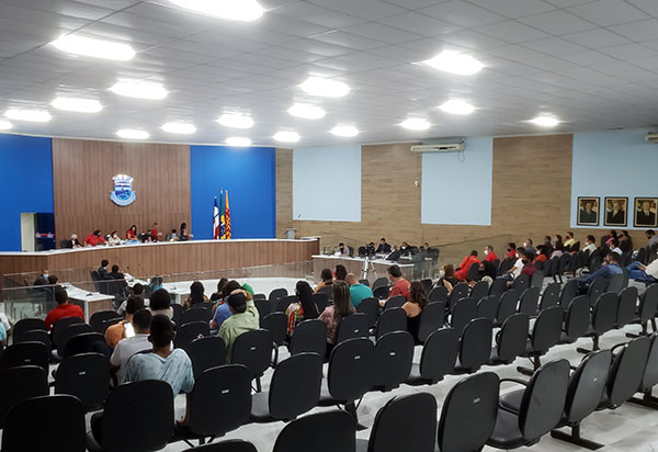 Brumado: Votação no Legislativo de projetos polêmicos oriundos do Executivo gera grande repercussão no município