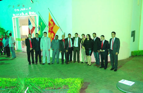 Brumado: Inaugurada iluminação de Natal da Câmara de Vereadores