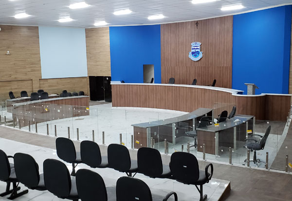 Prefeito de Brumado tem 04 dos 05 vetos a projetos derrubados pelo Legislativo