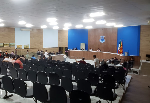 Brumado: Em sessão extraordinária, Câmara derruba vetos do executivo por 11x3