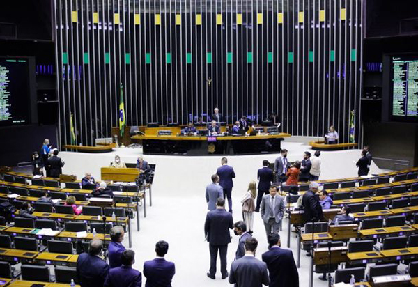 Câmara dos Deputados aprova projeto sobre licitação de publicidade em comunicação digital