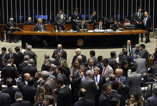 Aprovado na Plenário da Câmara dos Deputados texto-base da reforma do ensino médio; destaques ficam para terça