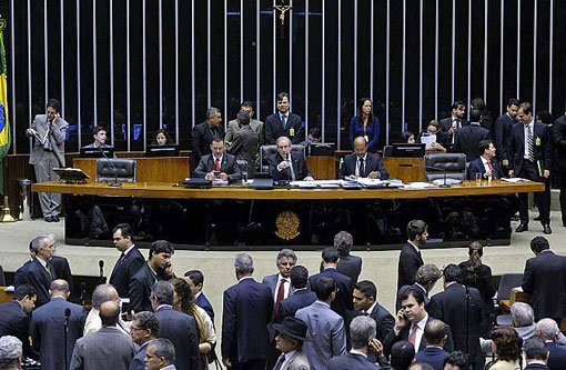 Câmara aprova limite a gasto de campanha e outras alterações em regras eleitorais