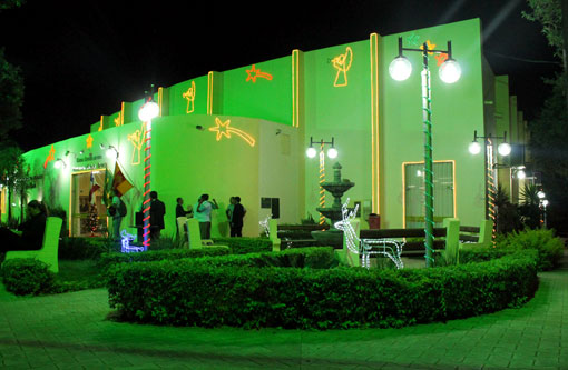 Iluminação natalina da Câmara de vereadores de Brumado é inaugurada