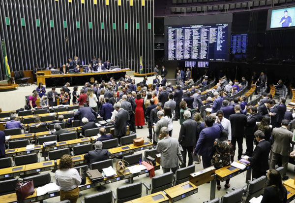 Câmara dos Deputados aprova MP que cria o programa Médicos pelo Brasil