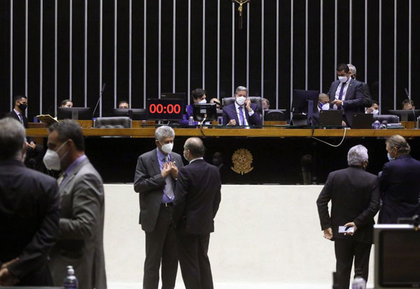 Câmara dos Deputados  aprova em 2º turno mudanças na PEC dos Precatórios