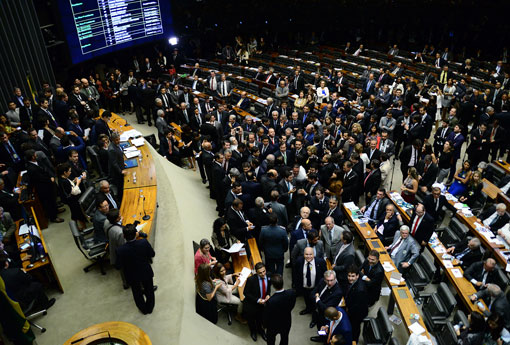 Câmara dos Deputados pode votar projetos de combate à violência contra mulheres e crianças
