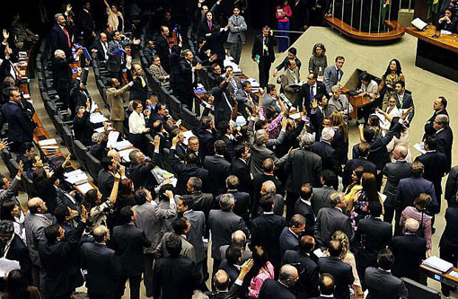 Câmara aprova projeto que permite terceirização da atividade-fim de empresa