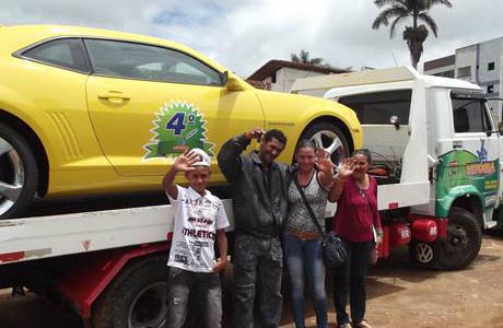 Carroceiro ganha Camaro em sorteio na Bahia : 'vou comprar nova carroça'