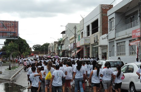 Brumado: Realizada caminhada da Campanha '16 dias de ativismo pelo fim da violência contra as mulheres'