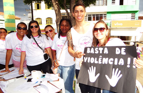 Brumado: Realizada caminhada da Campanha '16 dias de ativismo pelo fim da violência contra as mulheres'