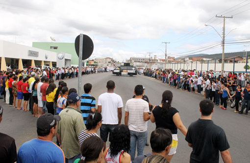 Brumado: Caminhada em prol do aumento do efetivo da Polícia Militar reúne mais de 3.000 pessoas