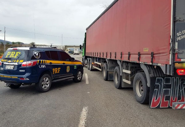 Caminhão adulterado é apreendido pela PRF no sudeste baiano